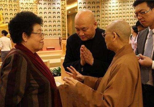 迟重瑞老婆陈丽华资料,传奇富商背后的贤内助