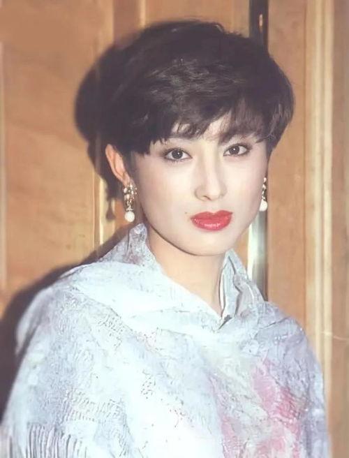 张敏年轻照片,张敏年轻时期的惊艳风采